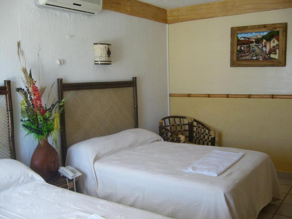 Hotel Bambu Кампече Стая снимка