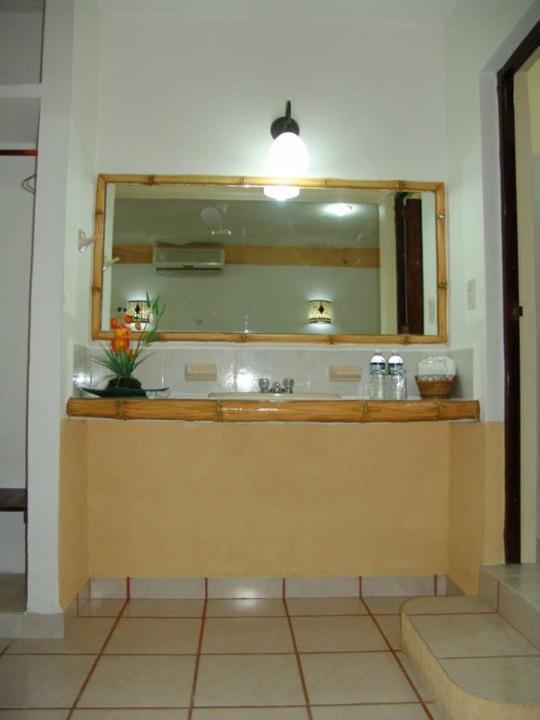 Hotel Bambu Кампече Стая снимка